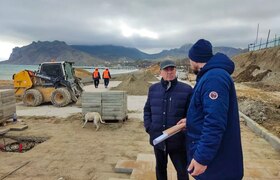 Реконструкция набережной в Коктебеле отстает от...