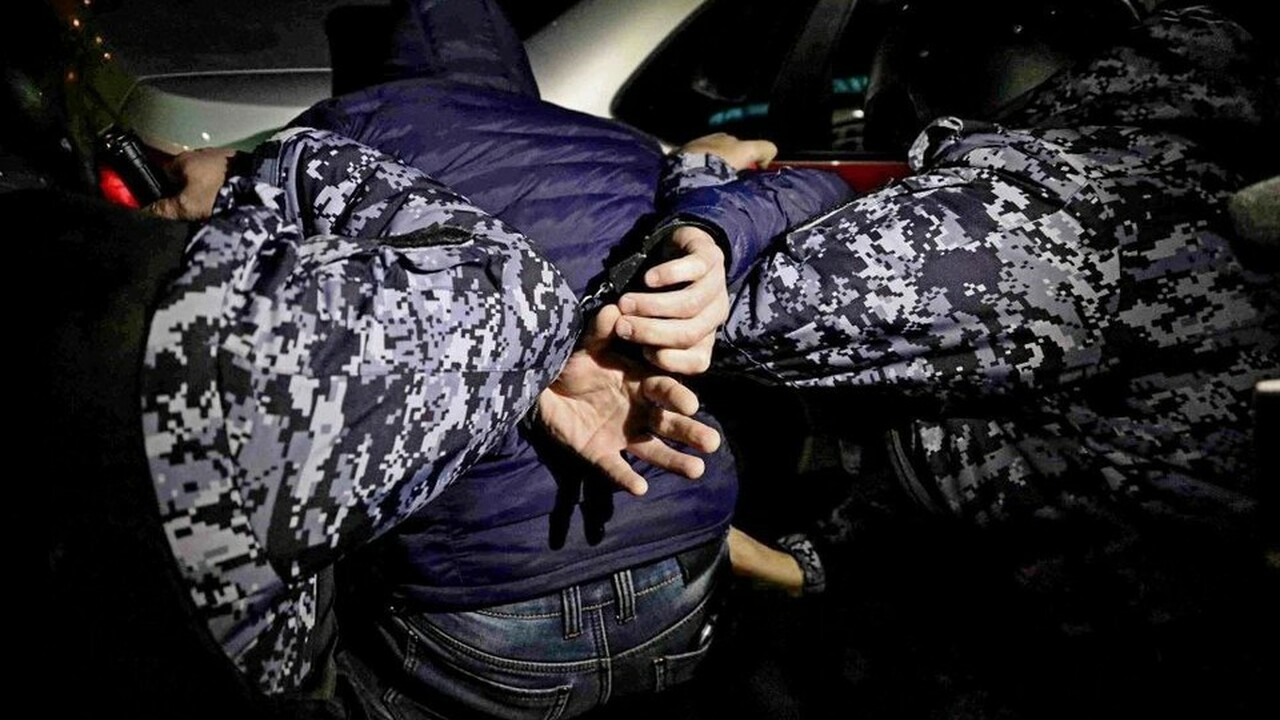 Пьяного дебошира задержали в баре Симферополя В Симферополе сотрудники Росгвардии задержали м...