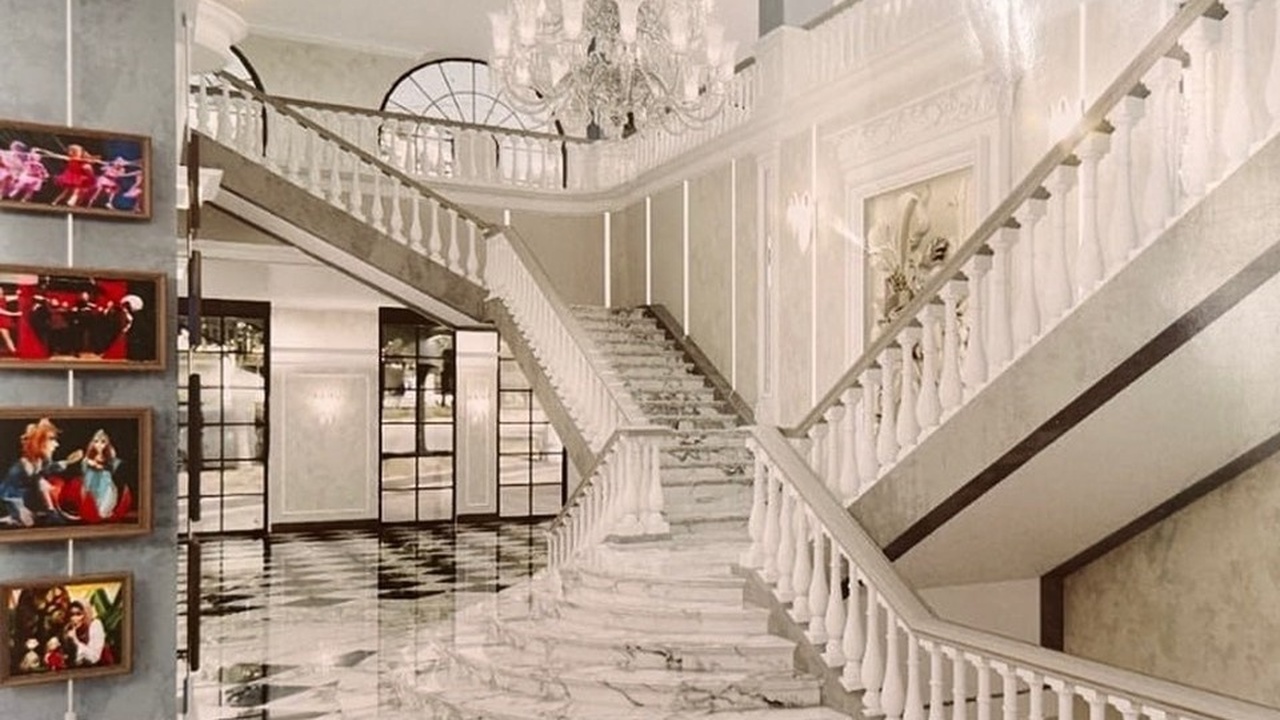 Строительство Крымского детского центра театрал...