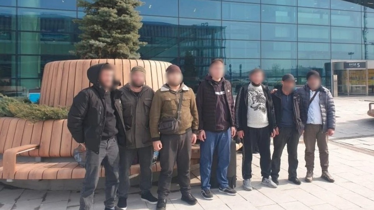 В Крыму судебные приставы совместно с правоохра...