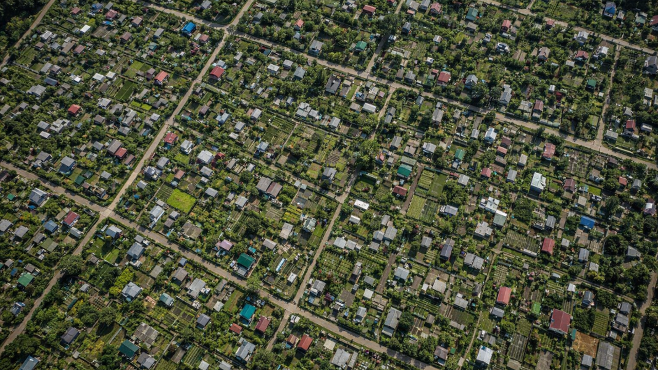 С апреля ужесточается контроль за дачными постр...