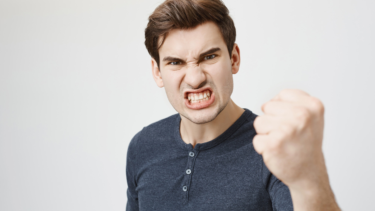 Некоторые люди склонны забывать прошлые обиды, ...