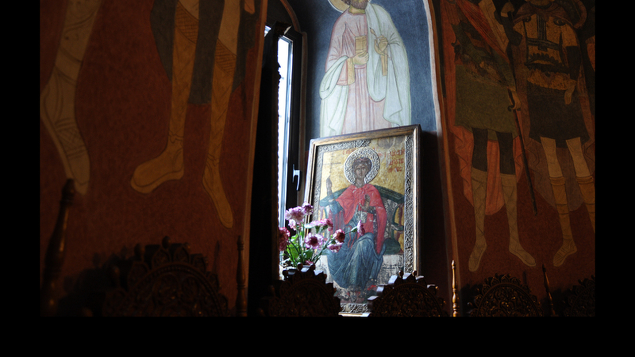 Священник рассказал, как правильно размещать иконы в доме — не допускайте этих ошибок Многие верующие допускают ошибки при размещении...