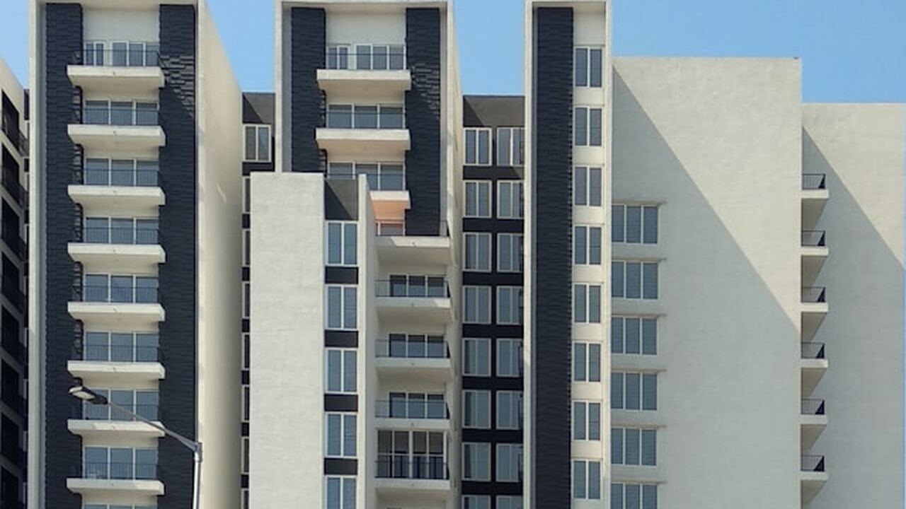 С 1 мая в России начинают строже применять дейс...