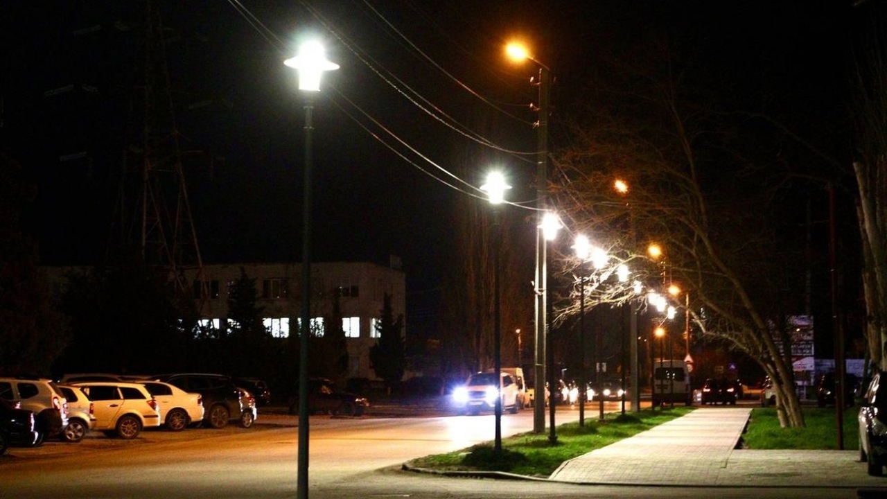 Около автовокзала в Керчи обновили уличное освещение В Керчи на территории городского автовокзала вв...