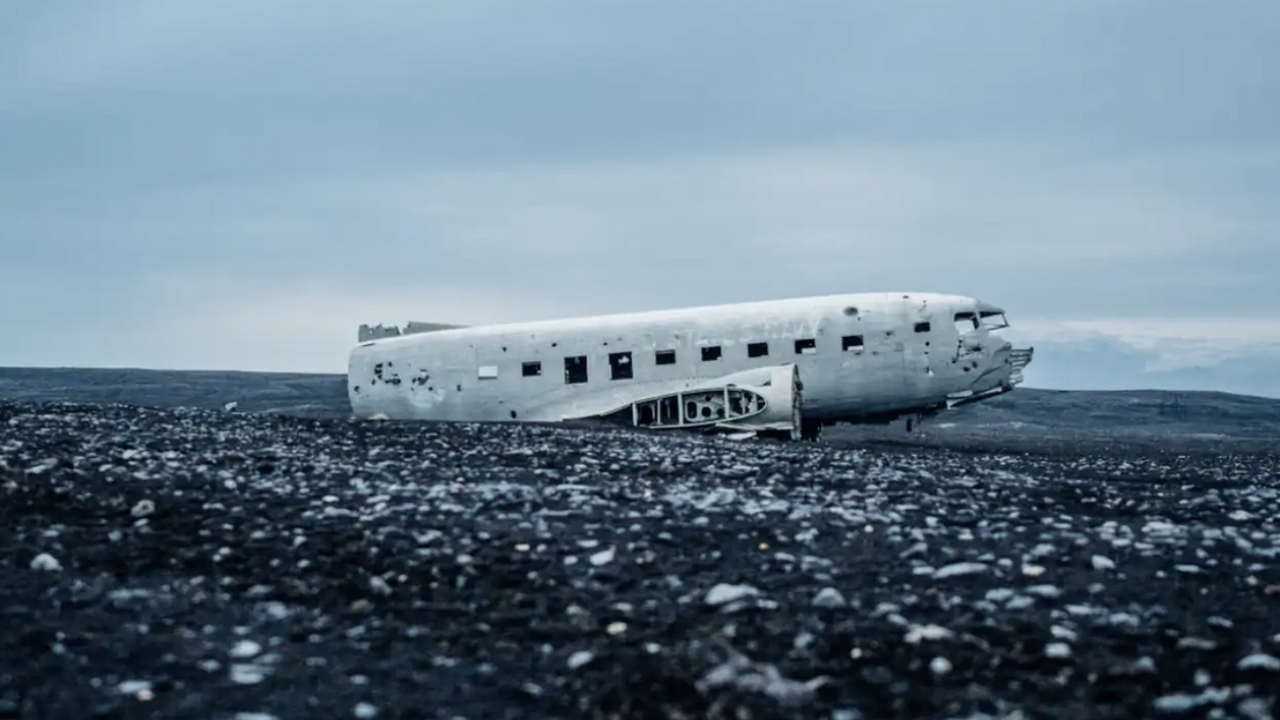 Самолет, который исчез над Гималаями в конце 19...