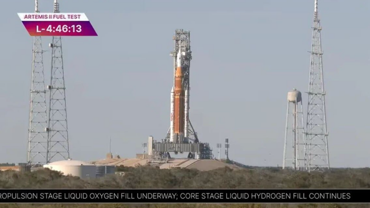 В преддверии первой за 50 лет пилотируемой мисс...