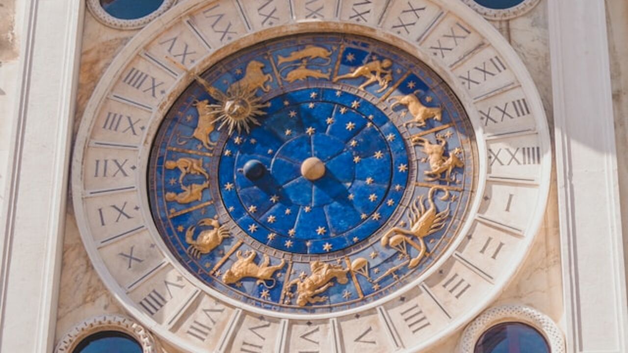 Три знака, которым апрель шлёт важные сигналы В апреле случайности складываются в закономерно...