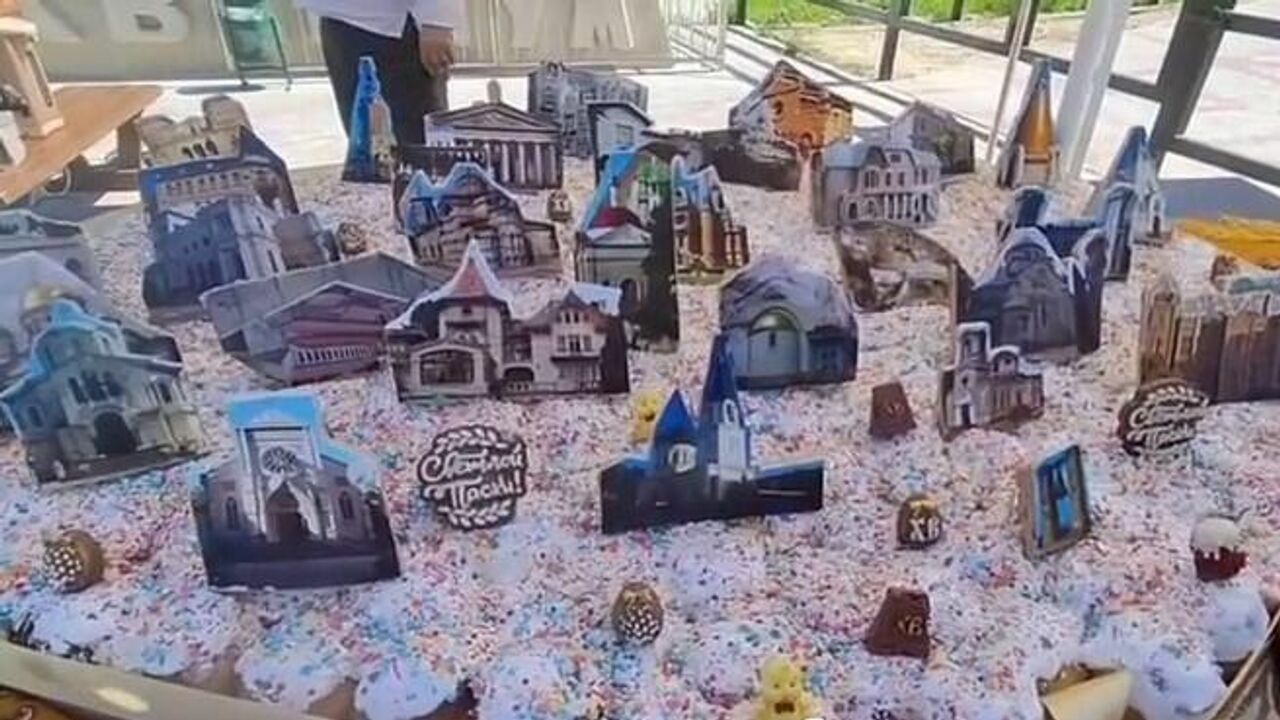 К Пасхе в Крыму вновь испекут рекордно большой кулич В Бахчисарайском парке миниатюр вновь готовятся...