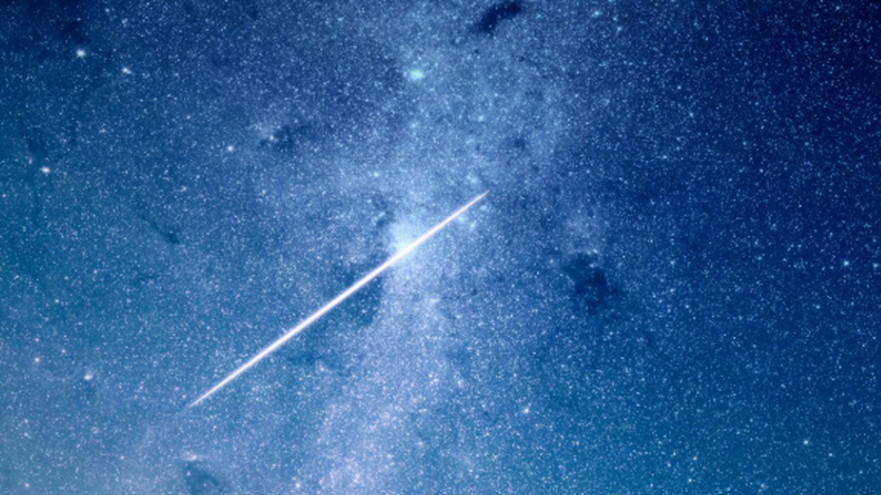 Вокруг Земли сегодня вращаются тысячи искусстве...