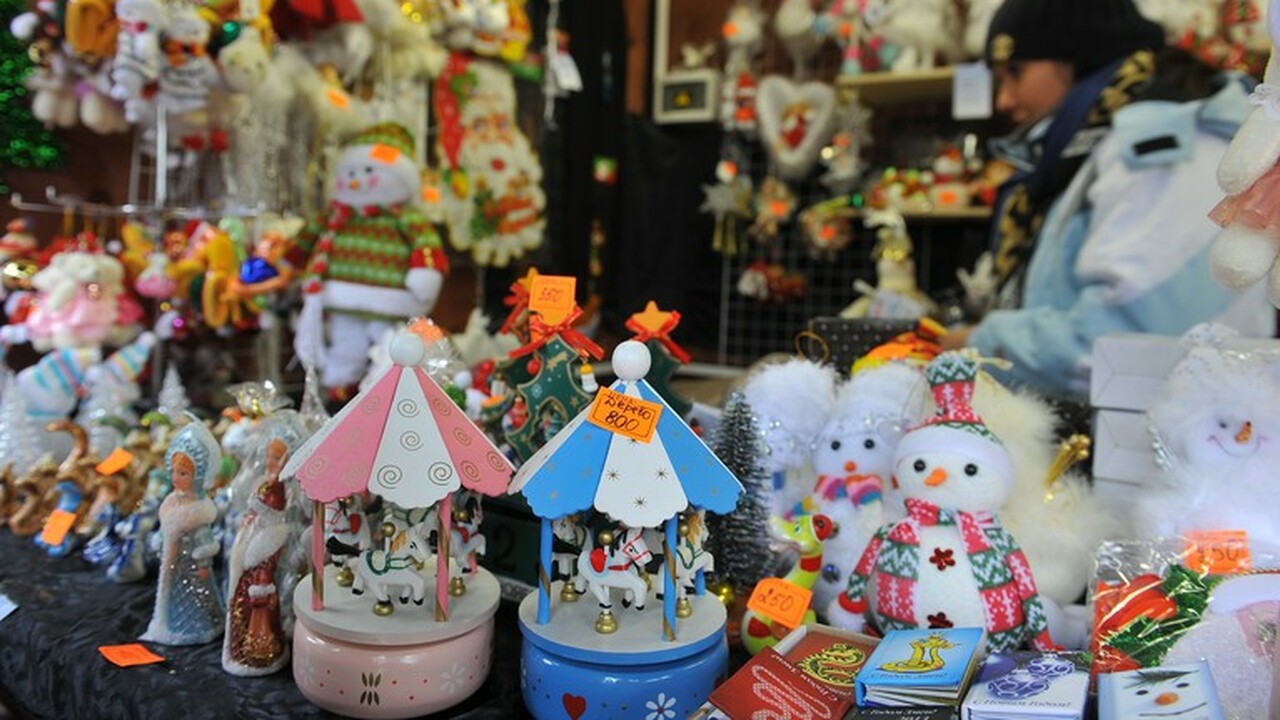 Ялтинцев приглашают за новогодними деревьями и подарками С 15 декабря в Ялте стартует предновогодняя тор...