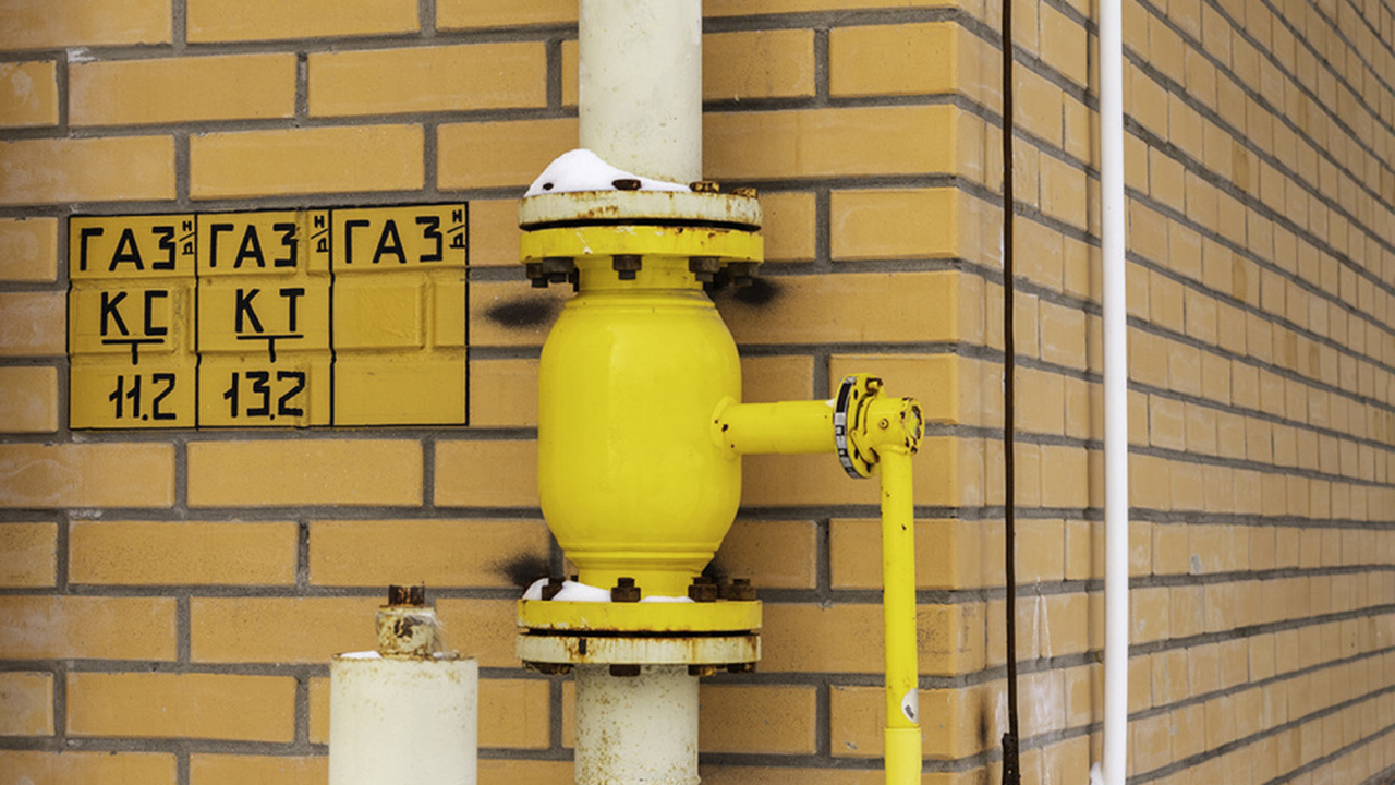 В Феодосии жители пятиэтажного дома столкнулись...