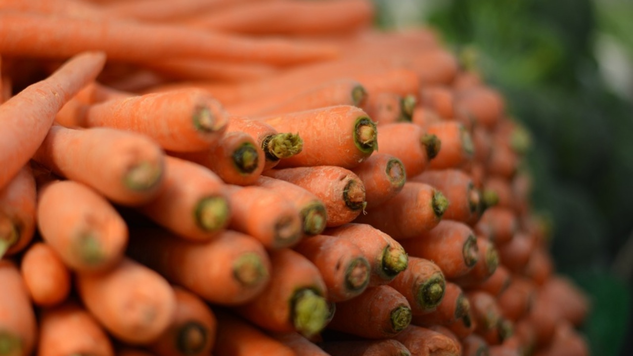 Многие сталкиваются с проблемой порчи моркови з...