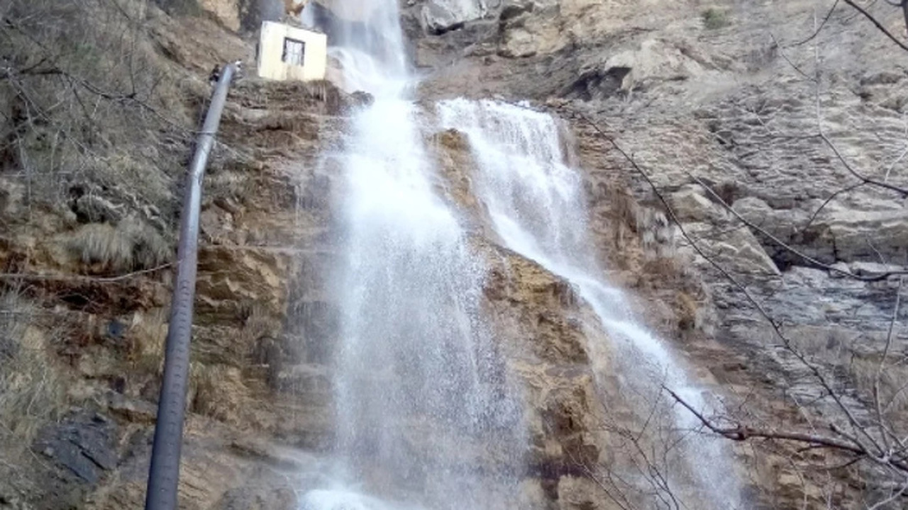 Популярный туристический маршрут к водопаду Уча...