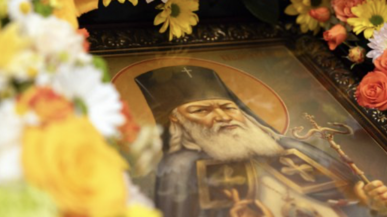 В Симферополе состоялось открытие памятника Вал...