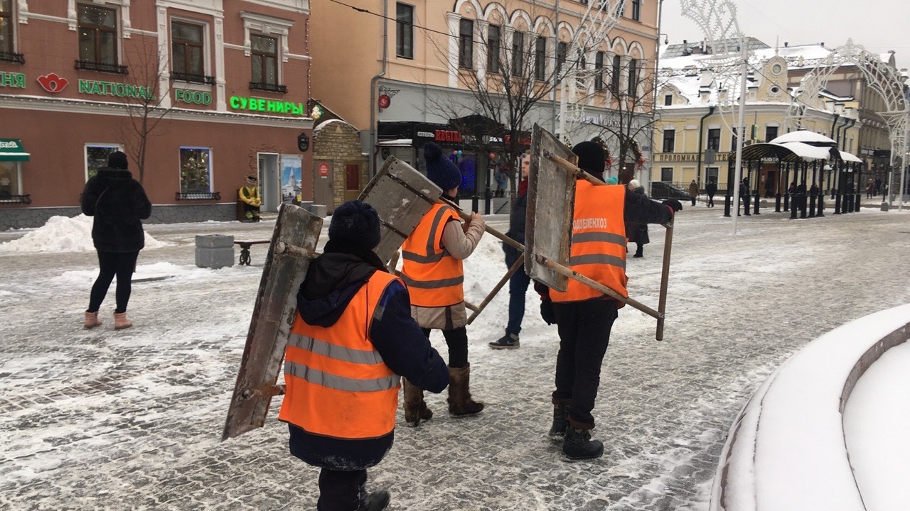 1 января коммунальные службы Евпатории активно ...