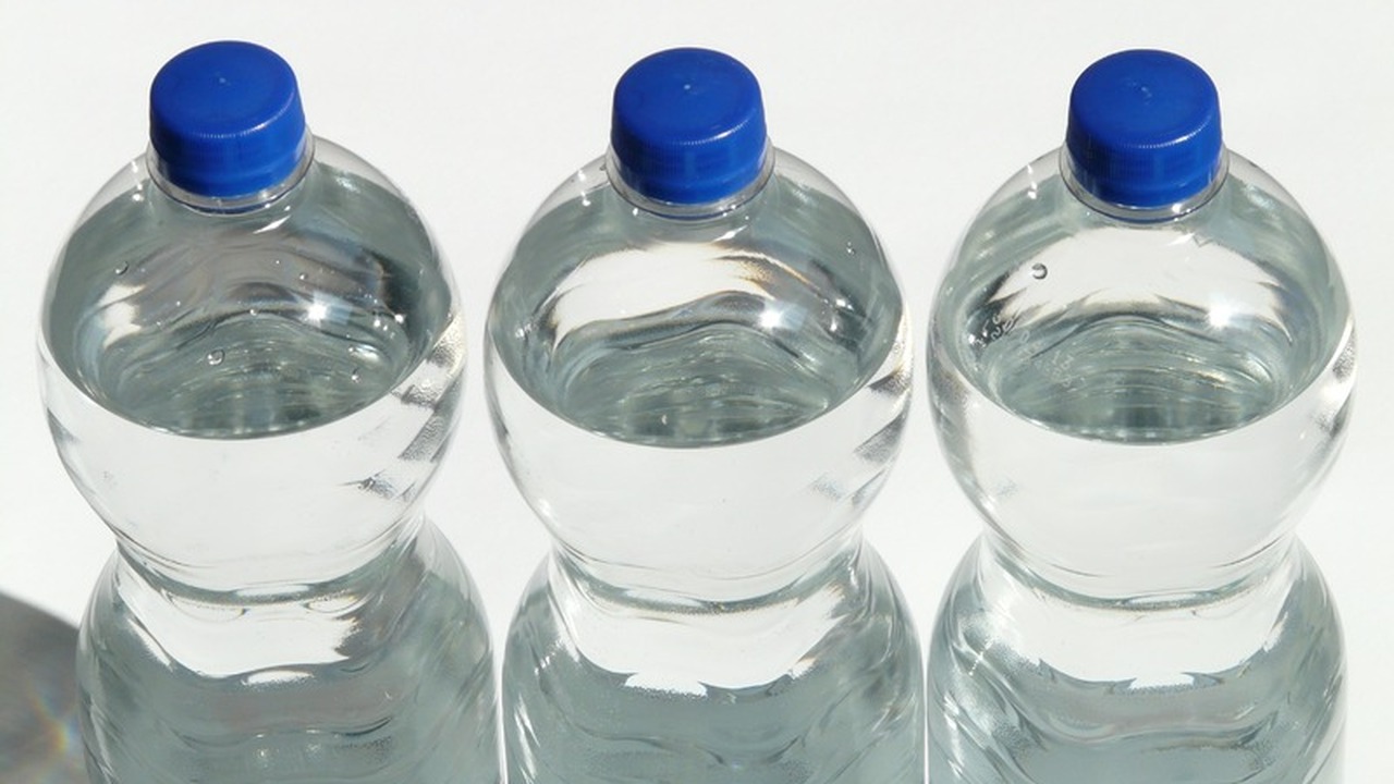 Проблема засорившейся раковины или ванны знаком...