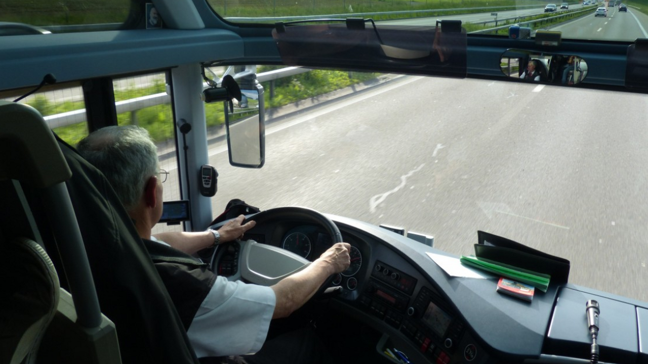 В России нет возрастного запрета для водителей,...