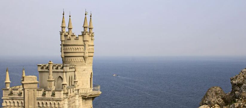 В первом полугодии 2024 года Крым посетили 2 миллиона туристов, что на 15% больше, чем за аналогичный период 2023 года.