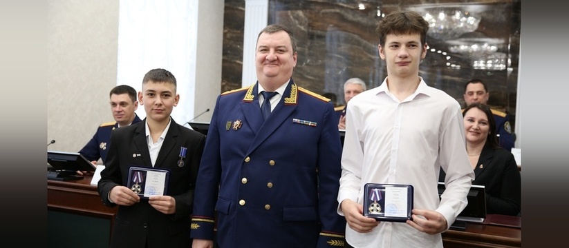 В Симферополе двое школьников были отмечены вед...