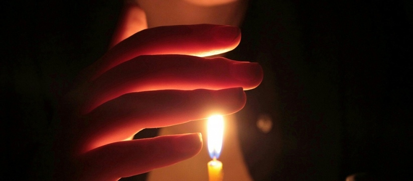 В Севастополе похоронили 2-летнюю девочку, погибшую на пляже в Учкуевке