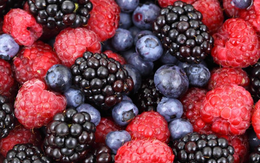  Названа самая вредная ягода, провоцирующая цирроз и диабет 