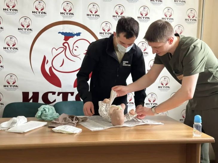 В роддоме Симферополя начала работать Школа ответственного отцовства