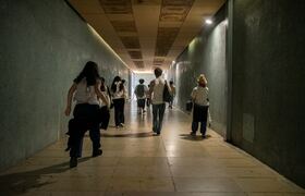 В Симферополе жители жалуются на заброшенный по...