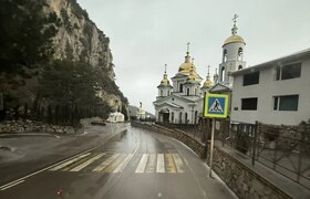 Дороги против гололеда обработали в Крыму